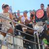 Ivete Sangalo usou o figurino de uma guerreira no circuito Barra-Ondina, no sábado (06)