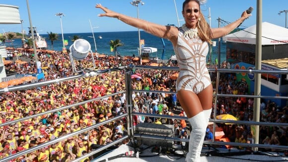 Ivete Sangalo usa body em trio no Carnaval de Salvador: 'Ia vir de biquíni'