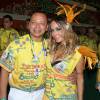 Rafaella Santos e o pai, Neymar Santos, posam no Camarote da agremiação