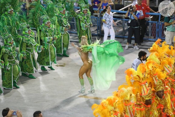 Juju Salimeni desfilou pela primeira vez como musa da Unidos da Tijuca nesta segunda-feira de Carnaval, 8 de fevereiro de 2016