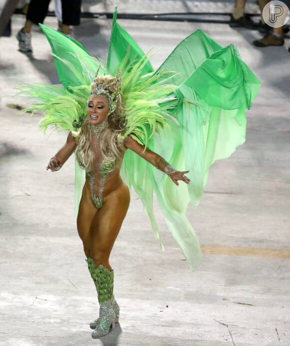 Juju Salimeni desfilou pela primeira vez no Carnaval do Rio