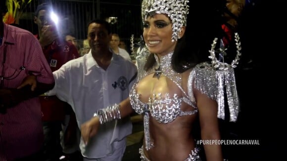 Anitta invadiu a geladeira por nervosismo com desfile: 'Comi bem mais'. Vídeo!