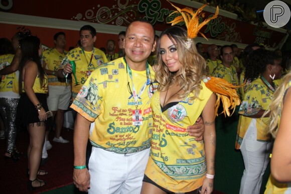 Rafaella Santos e o pai, Neymar da Silva Santos, homenagearam a cidade de Santos no desfile da Grande Rio