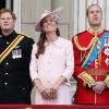 Príncipe Harry acompanhado de seu irmão, Príncipe William, e a mulher, Kate Middleton, em eventos oficiais da família real