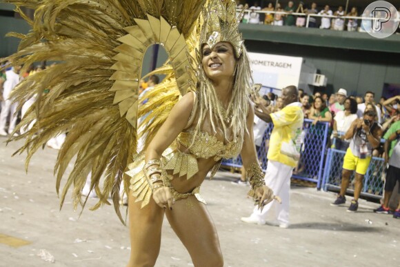 Carnaval 2016: A modelo Fernanda Lacerda, conhecida como Mendigata, desfilou como musa da Grande Rio