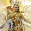 Nicole Bahls usa fantasia de R$ 100 mil para desfilar como destaque da Vila Isabel, nesta segunda-feira, 8 de fevereiro de 2016
