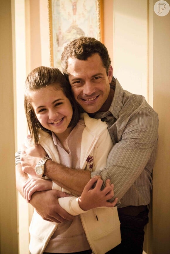 Em 'Amor à Vida' Bruno (Malvino Salvador) é pai de Paulinha (Clara Castanho), filha biológica de Paloma (Paolla Oliveira)