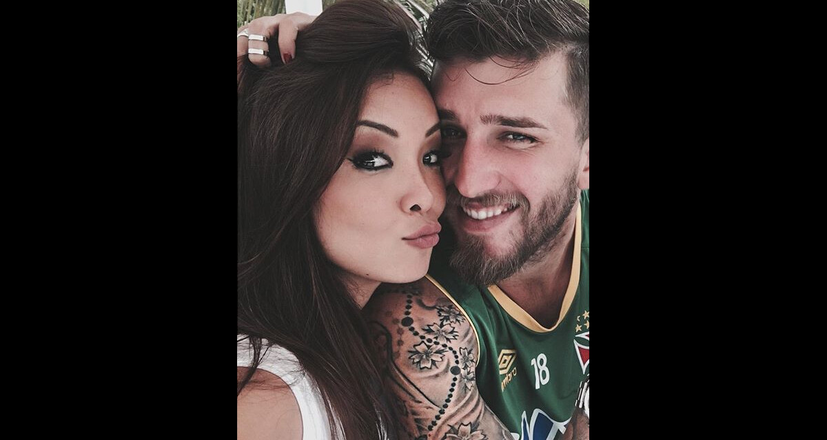 Carol Nakamura e o jogador Aislan Lotici terminam relação após