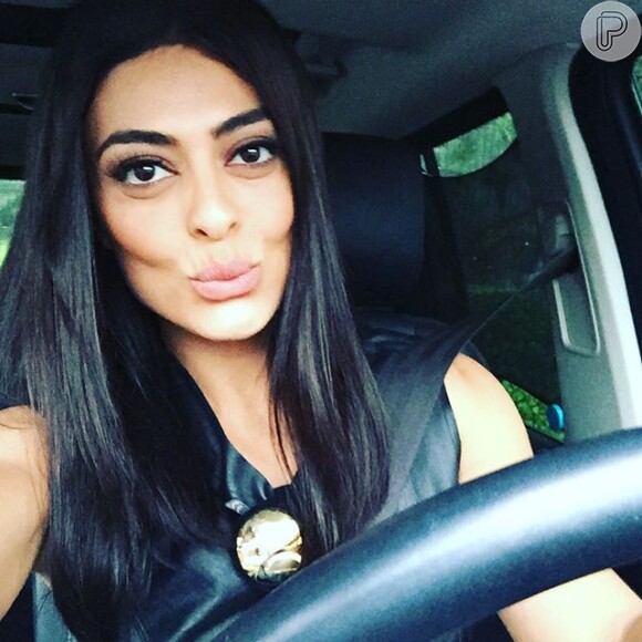 Juliana Paes revelou ser ótima motorista: 'Faço baliza como ninguém!'