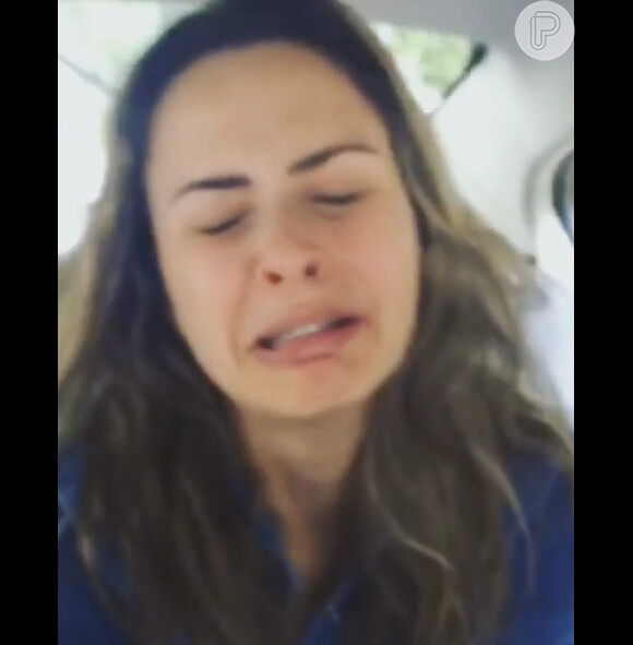Ana Paula, expulsa do 'BBB16', agradeceu seus fãs no sábado, 05 de março de 2016, através de um vídeo em sua conta no Instagram