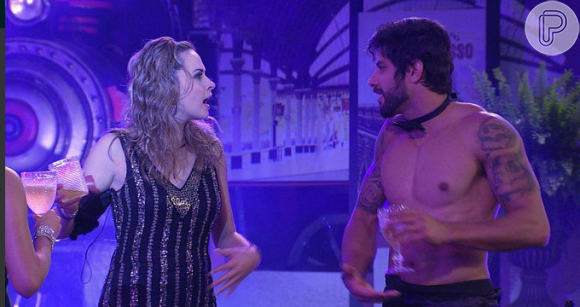 Ana Paula e Renan brigaram na festa Trem Expresso, no sábado (05), no 'BBB16'