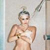 Miley Cyrus aparece tomando banho em ensaio para a 'Rolling Stone'