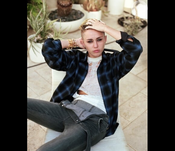 Miley Cyrus faz ensaio em sua primeira capa para a 'Rolling Stone'