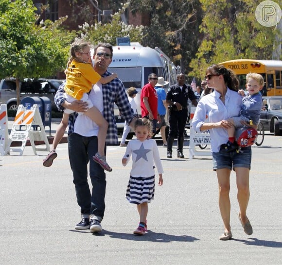 Jennifer Garner e Ben Affleck durante passeio em família antes do divórcio