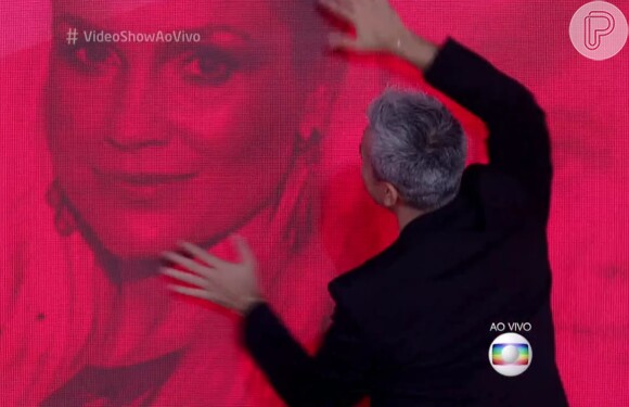 Otaviano Costa brincou ao ver a imagem da mulher, Flávia Alessandra, no telão do 'Vídeo Show': 'Coisa linda, meu amor!'