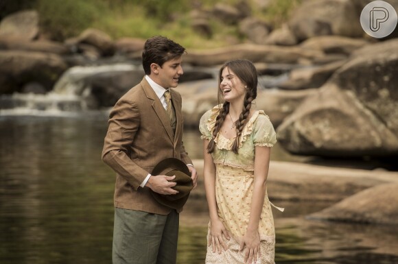 Romeu (Klebber Toledo) é apaixonado por Mafalda (Camila Queiroz) e volta à fazenda para tentar reconquistá-la, na novela 'Êta Mundo Bom!'