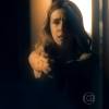 Em flashback, Kiki (Deborah Evelyn) apareceu atirando em Gibson (José de Abreu), no último capítulo da novela 'A Regra do Jogo'