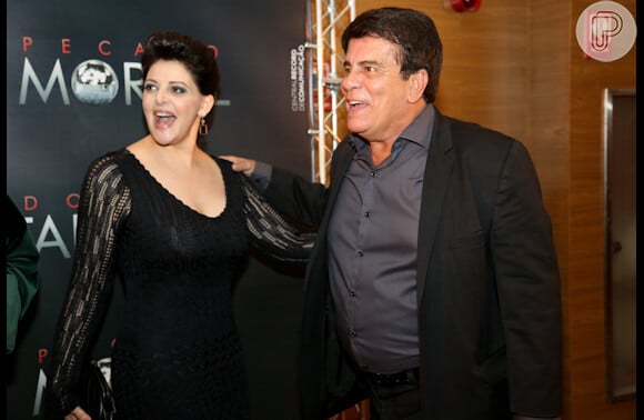 Wagner Montes acompanhou a mulher, Sônia Lima, na festa de lançamento da novela 'Pecado Mortal'
