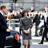 Kate Middleton aposta em casaco de R$ 12 mil para cerimônia em Londres. Fotos!