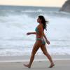 Carol Castro aproveitou a praia da Joatinga na tarde desta segunda-feira, dia 14 de março de 2016