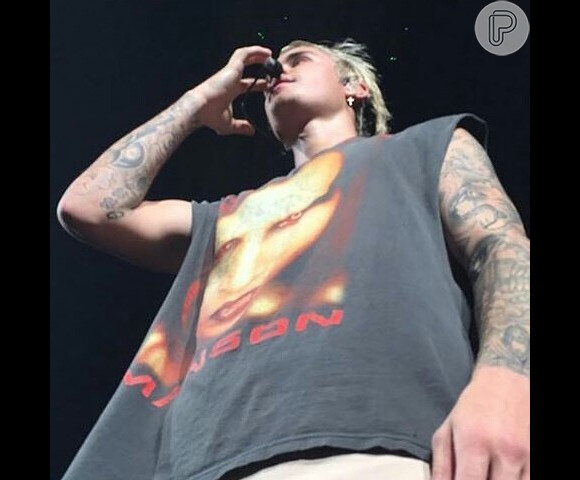Justin Bieber usou camiseta que diz que ele é maior do que satã