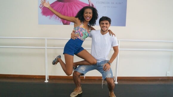 Lellêzinha ensina Felipe Simas a dançar Passinho, modalidade de funk. Vídeo!
