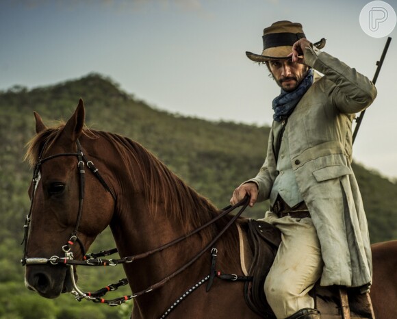 Afrânio (Rodrigo Santoro) resolve visitar as fazendas vizinhas, na novela 'Velho Chico'