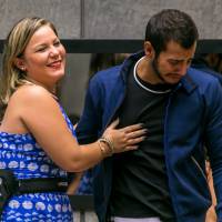 'BBB16': Mãe de Matheus torce por romance com Cacau fora da casa. 'Vão voltar'