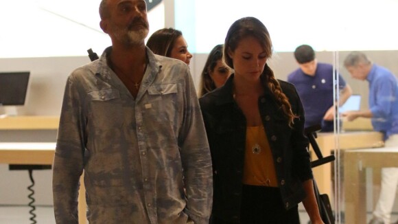 Paolla Oliveira e Rogério Gomes passeiam juntos em shopping na Barra. Fotos!