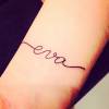 Angélica fez uma tatuagem em homenagem à filha mais nova, Eva