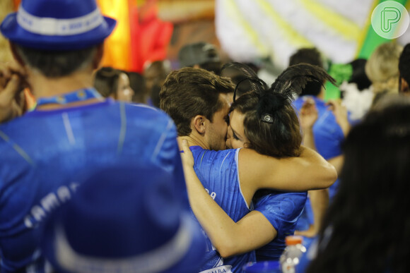 Monica Iozzi e Klebber Toledo foram vistos aos beijos no Carnaval deste ano, em um camarote da Sapucaí