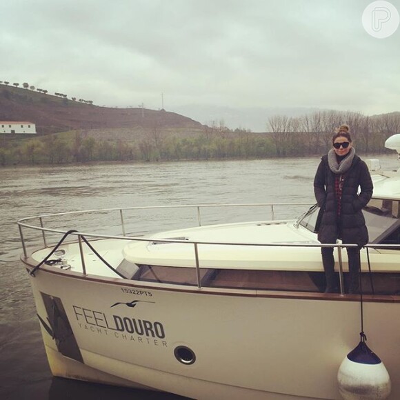 No dia do seu aniversário, Giovanna Antonelli faz passeio de lancha no rio Douro em Portugal