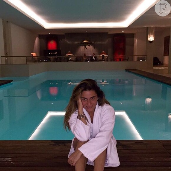 De férias em Portugal, Giovanna Antonelli relaxa no spa de hotel em Lisboa