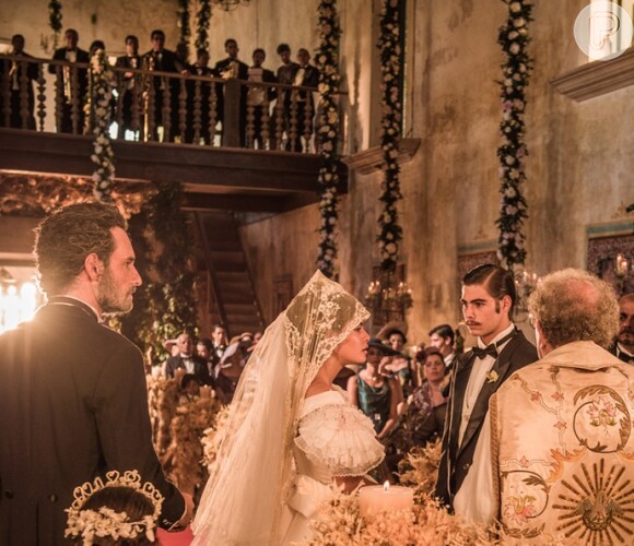 Carlos Eduardo (Rafael Vitti) irá se casar com Maria Tereza (Julia Delavia)