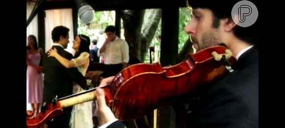 Felipe Prazeres tocou violino no casamento de Carol Castro com Marcos Bravo, em 2009