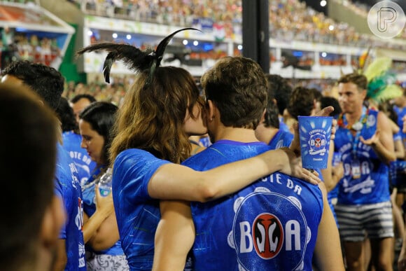 Monica Iozzi e Klebber Toledo foram vistos juntos pela primeira vez no Carnaval deste ano, quando trocaram muitos beijos na Sapucaí
