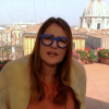 Ilze Scamparini usa óculos azuis em jornal e vira piada: 'Minions?'. Fato aconteceu na manhã desta terça-feira, 22 de março de 2016