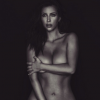 Em mais uma foto nua no Instagram, Kim Kardashian mostrou sua boa forma pouco mais de três meses após dar à luz Saint West, seu segundo filho com o rapper Kanye West