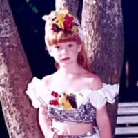 Marina Ruy Barbosa refaz foto de infância vestida como Carmen Miranda: 'Saudade'