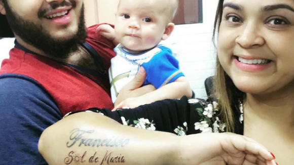 Preta Gil tatua o nome da neta, Sol de Maria, no antebraço: 'Minha vida na pele'