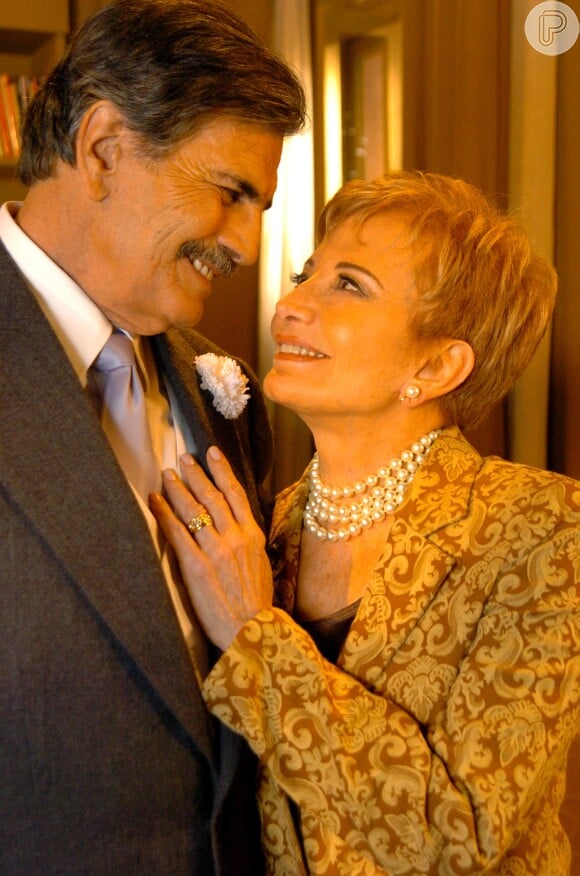 Tarcísio Meira e Glória Menezes mantiveram o olhar apaixonado ao posar para foto caracterizados como seus personagens de 'Páginas da Vida', Tide e Lalinha, na novela de Manoel Carlos, exbida em 2006