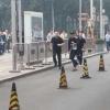 O cantor deu trabalho para os seguranças, que precisaram correr atrás de Justin Bieber pelas ruas de Pequim