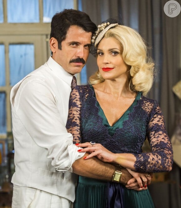 Em 'Êta Mundo Bom', Ernesto (Eriberto Leão) é desmascarado no dia de seu casamento com Sandra (Flávia Alessandra)