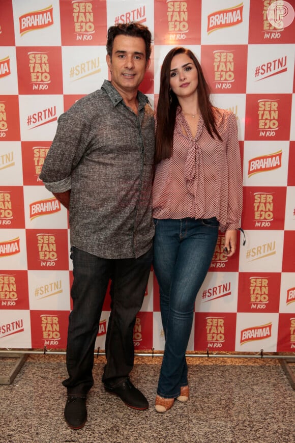 Marcos Pasquim e a namorada, Aline Fernandez, no show da dupla Henrique e Juliano no Rio de Janeiro, nesta sexta-feira, 1º de abril de 2016