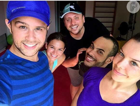 Fernanda Souza  fez aula de dança com Justin Neto acompanhada de Bruna Marquezine, Hugo Gloss e  Leo Fuchs
