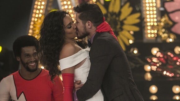 Débora Nascimento e José Loreto protagonizam cenas quentes no 'Amor & Sexo'