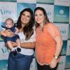 Fabiana Karla posou até com bebês no lounge da marca para a qual desfilou no Paraná