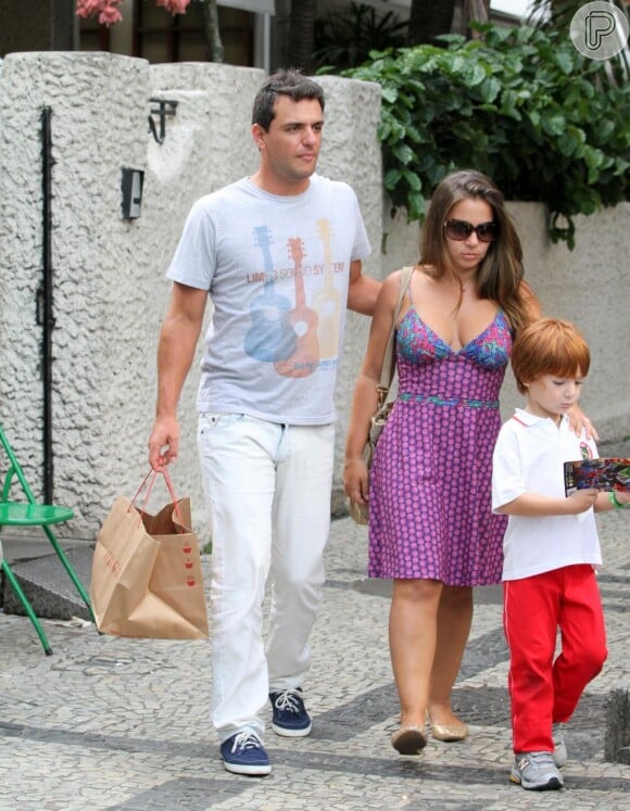 Rodrigo Lombardi é casado com a maquiadora, Betty Baumgarten, com quem tem um filho, Rafael