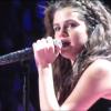 Selena Gomez chorou ao cantar "Love Will Remember' durant eum show em Nova York. A música é dedicada ao fim do relacionamento da cantora com Justin Bieber