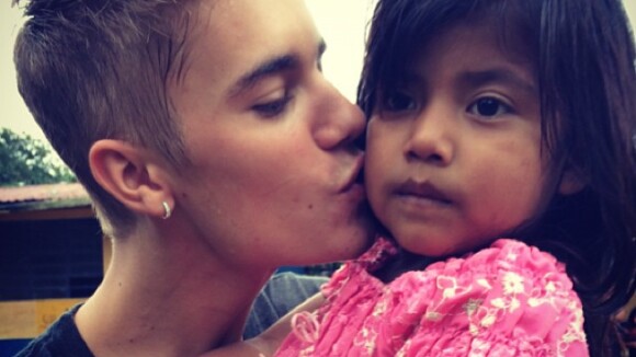 Justin Bieber ajuda a construir escola em área carente da Guatemala após shows